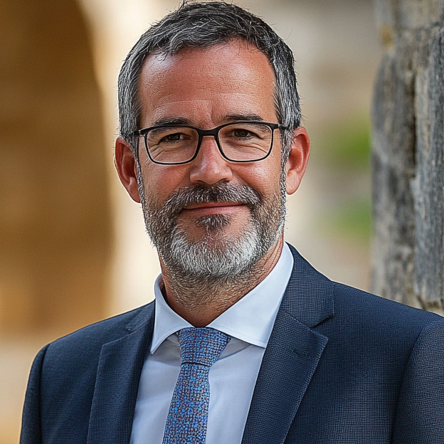 M.Marc Lemoine Maire de Val-des-Chênes